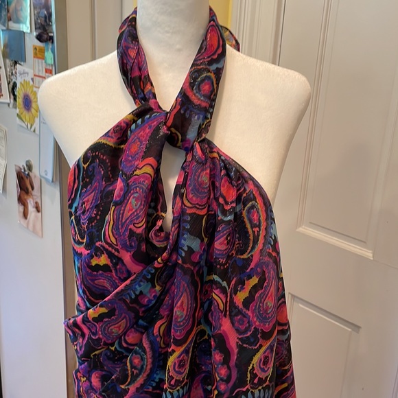 Sarong - Picture 4 of 8